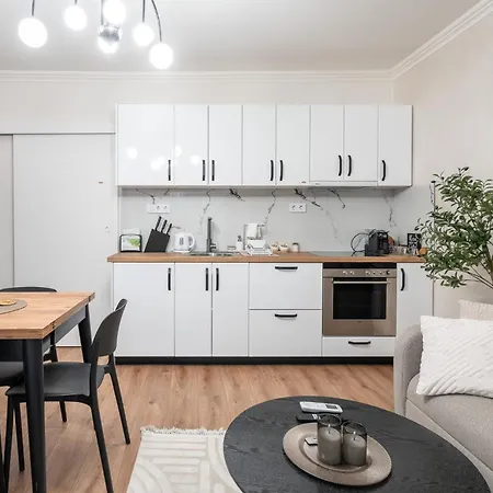 бизнес & арт - до панаира и капана Apartman *