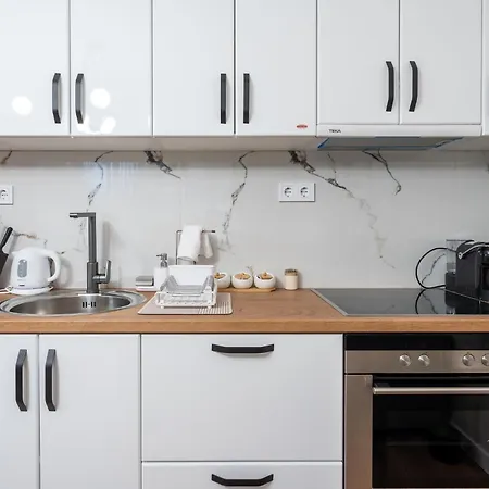 Apartman бизнес & арт - до панаира и капана